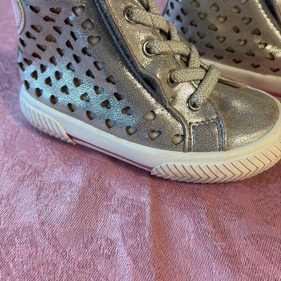 Kids Silver Heart Sneakers - Picture 2 of 5